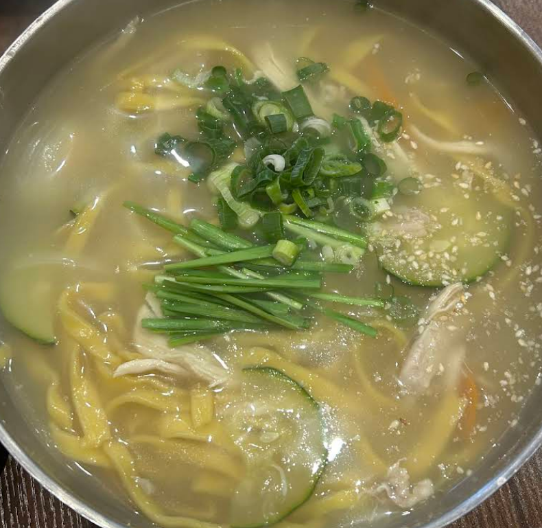 사계절 손 칼국수